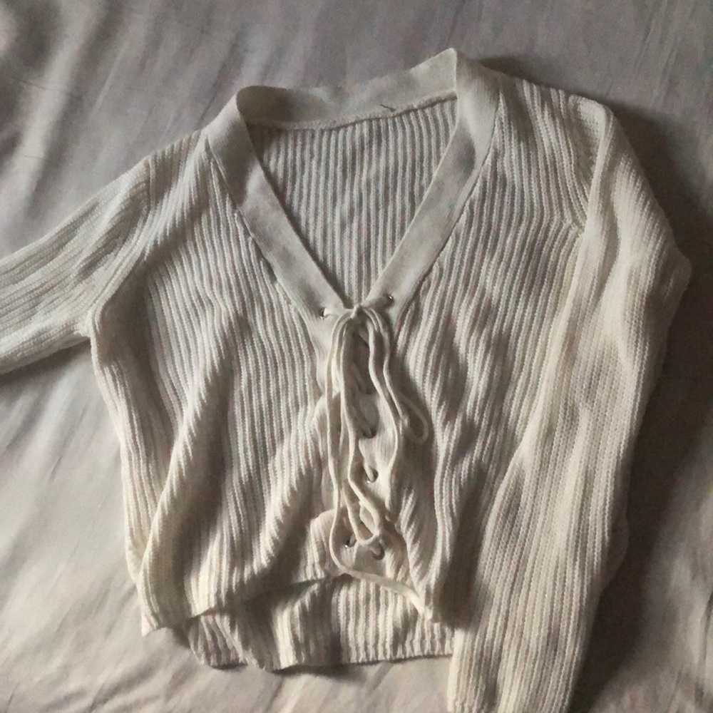 Short cropped white sweater worn once